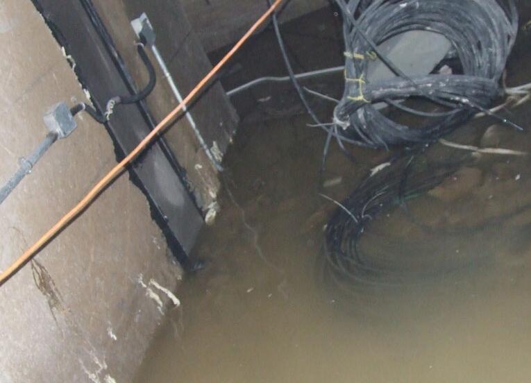 電梯井青青草原网址(電梯井漏水維修方法、報價)