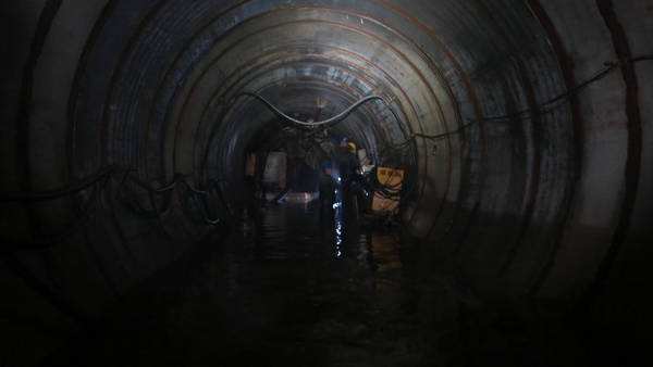 地铁隧道防水堵漏施工图片6张