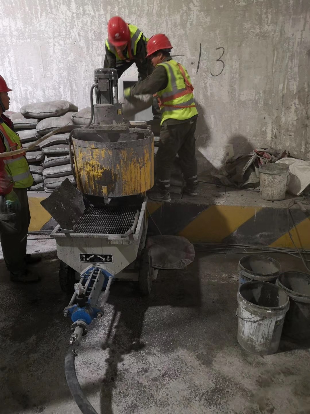 北京东站地下通道漏水堵漏工程