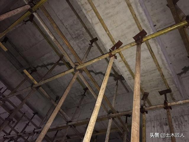 地下室頂板裂縫處理（完整維修方案與原因分析）