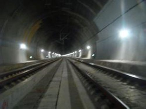 鄭州至西安鐵路函穀關隧道防水香蕉视频色版免费直播香蕉APP黄色视频案例