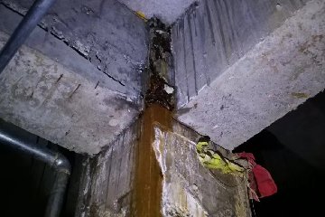地下室变形缝漏水处理方案（地下室变形缝漏水）